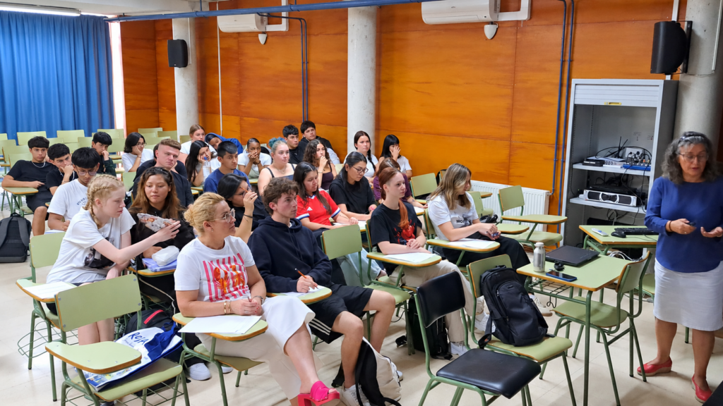 Ars Creatio acerca la historia y el patrimonio de Torrevieja a los alumnos del IES Mare Nostrum